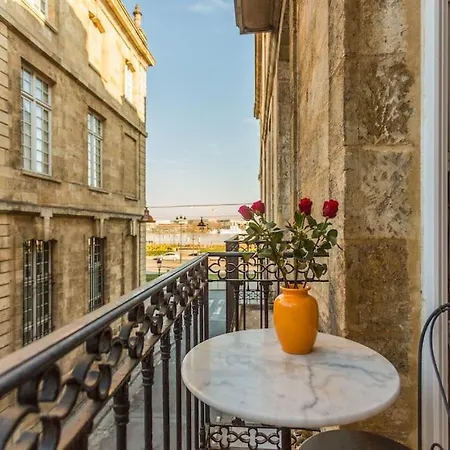 En Place De La Bourse * Bordeaux