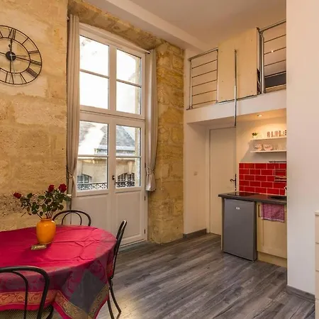 En Place De La Bourse Apartment *