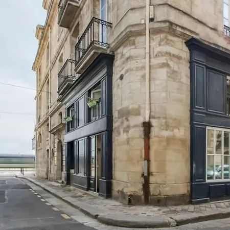 En Place De La Bourse Apartment