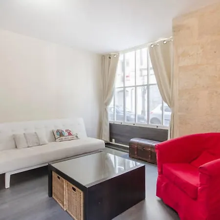 En Place De La Bourse Apartment