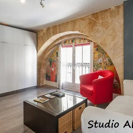 アパート En Place De La Bourse ボルドー