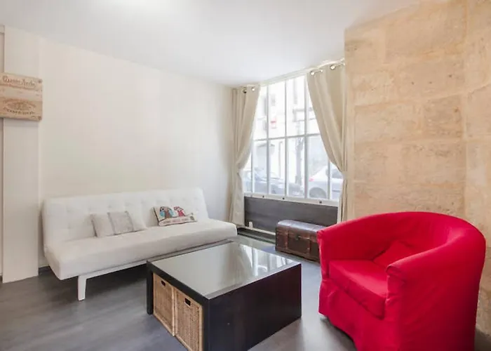 En Place De La Bourse דירה